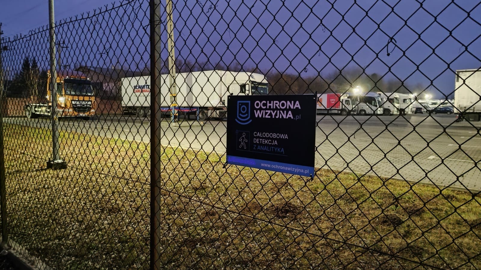 Jak dealer samochodów ciężarowych obniżył koszty ochrony o 90% dzięki monitoringowi wizyjnemu